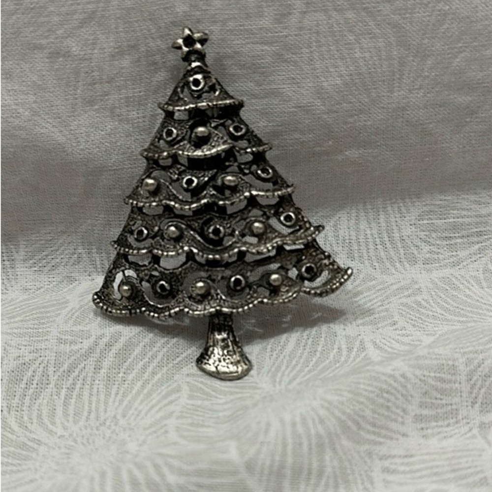 NIB Pewter Christmas Tree Pin